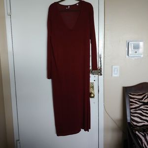 COZY BURGUNDY MIDI SWEATER DRESS - SIZE 24/26